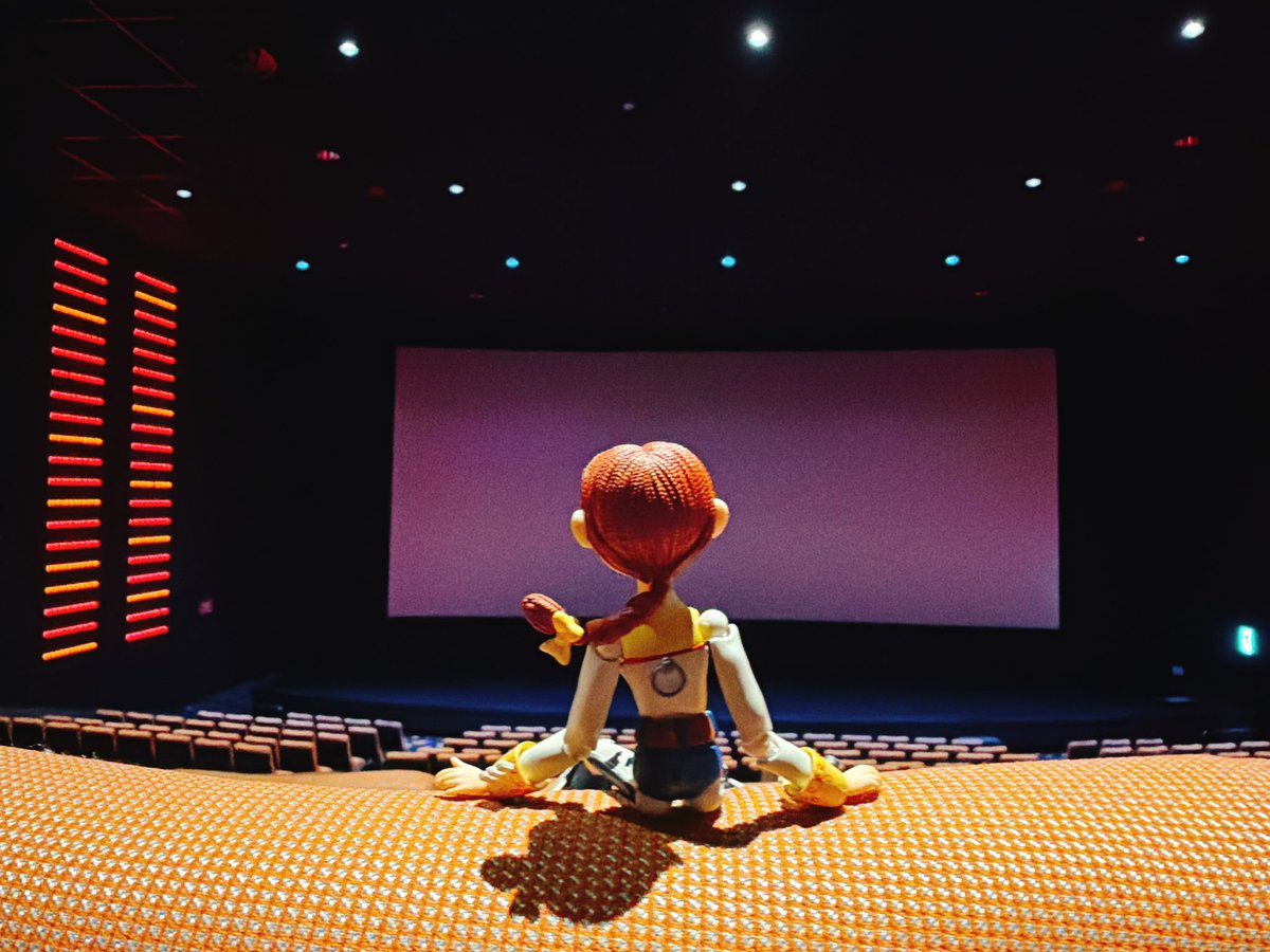niiiikan's tweet photo. パンフレットが売り切れてるなんて聞いた事なかった https://t.co/vLiowH5bcC