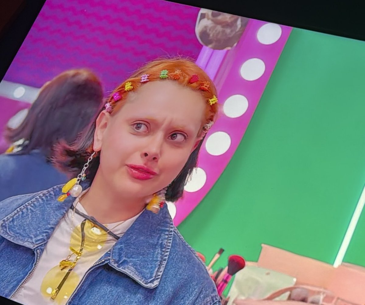 AngelRiverax95's tweet photo. #SLM2
Como que deseos y Lupita las casi más? Cuando había mejores? Esa estrella no era para mista. 

Así me quedé viendo todas esas gatadas. https://t.co/6QPXGnR8Xn