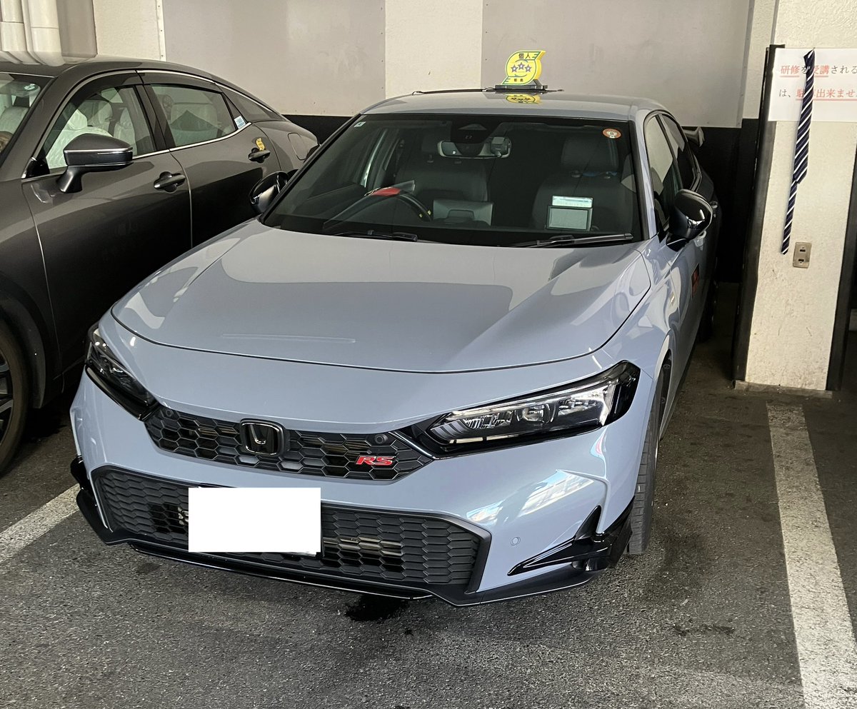 osaka_fumin_'s tweet photo. さっきタクセン行ったらかっこいい車止まってた！
🚕𓂃✨✨✨ https://t.co/61K796HuPK