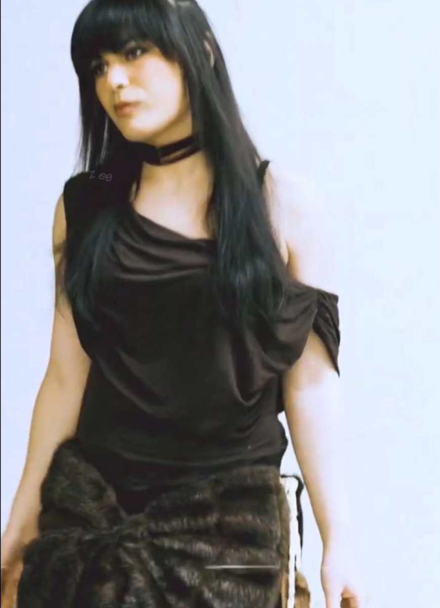 apriloverdosed's tweet photo. missing this look on her aoughhh what a pretty dolly bunny she is https://t.co/pIodI2epoB