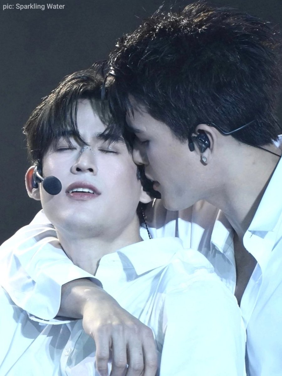 blwonderer's tweet photo. That nose pressed to G's temple and closed eyes... 😭🥵 https://t.co/wiz1A1yEVH