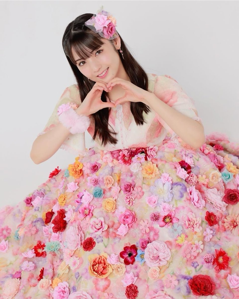 tanatana5252's tweet photo. 道重さゆみちゃんエッッッ..どういうこと

←2014年　　　　　　　　　　　2024年→ https://t.co/x3KeyXndhR