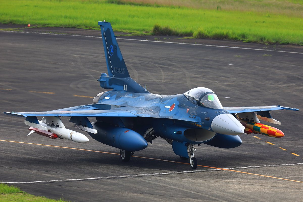 naoki_o_0557's tweet photo. 2026/7/8 岐阜基地
3rd
F-2A（523）
+ASM-3改
随伴機
F-2B（105）
白鉛筆＆色鉛筆スタイルで試験飛行を実施。
先ずはこの2機で帰還。
#岐阜基地 https://t.co/cz7kUG2Xov