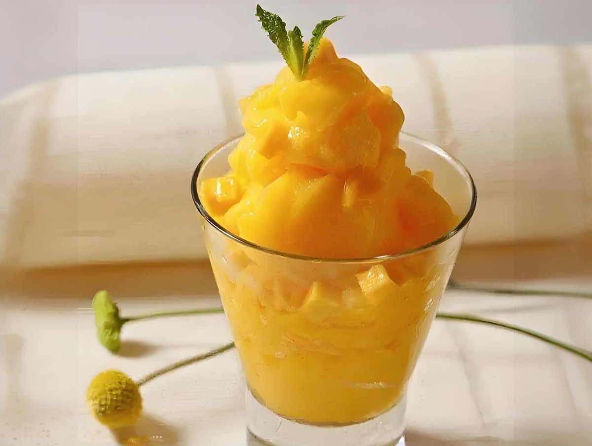 RonnyWiegand's tweet photo. Quick summer hack: Blend iced mango, a splash of coconut water u0026 a squeeze of lime → creamy, zesty mango slush in 2 mins. Perfect for beating the heat!， https://t.co/qYH5DgEaGZ