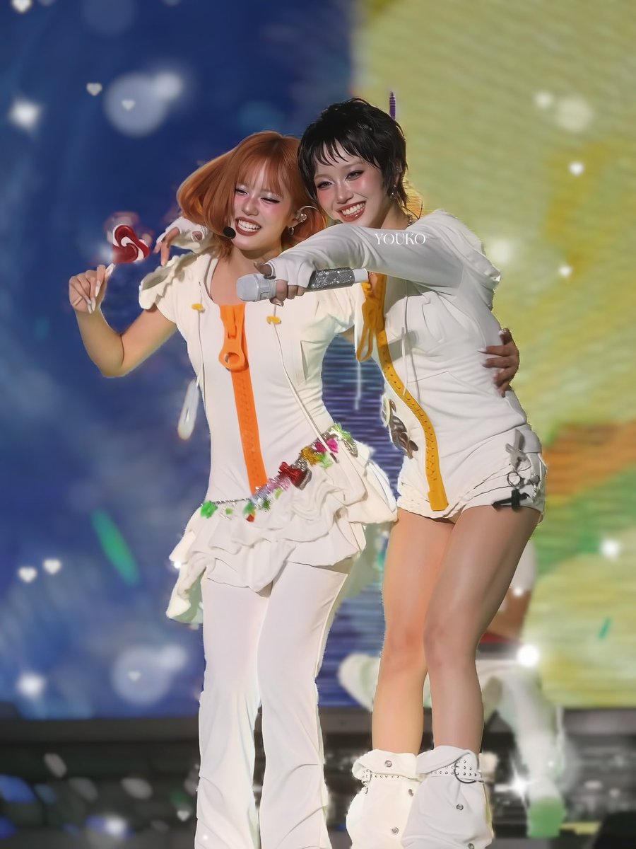 KISS kiss…😙😙💓 #XG #XG_CHISA #XG_JURIA #XG_2ndWORLDTOUR
