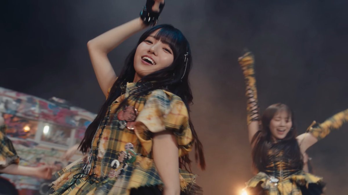 Karinsabusabu's tweet photo. 【乃木坂46にしかない強み4選】

①首の角度まで美しい
②視線の残し方が絶妙
③フォーメーション移動まで揃う
④曲の世界観を踊りで表現できる

ダンスが上手いだけじゃなくて、感情まで揃うのが #乃木坂46
私たちも想いや感情を歌にする活動をしています
作家さんが想いを歌にして、私たちが届ける🥹 https://t.co/K9LXqSVs4q
