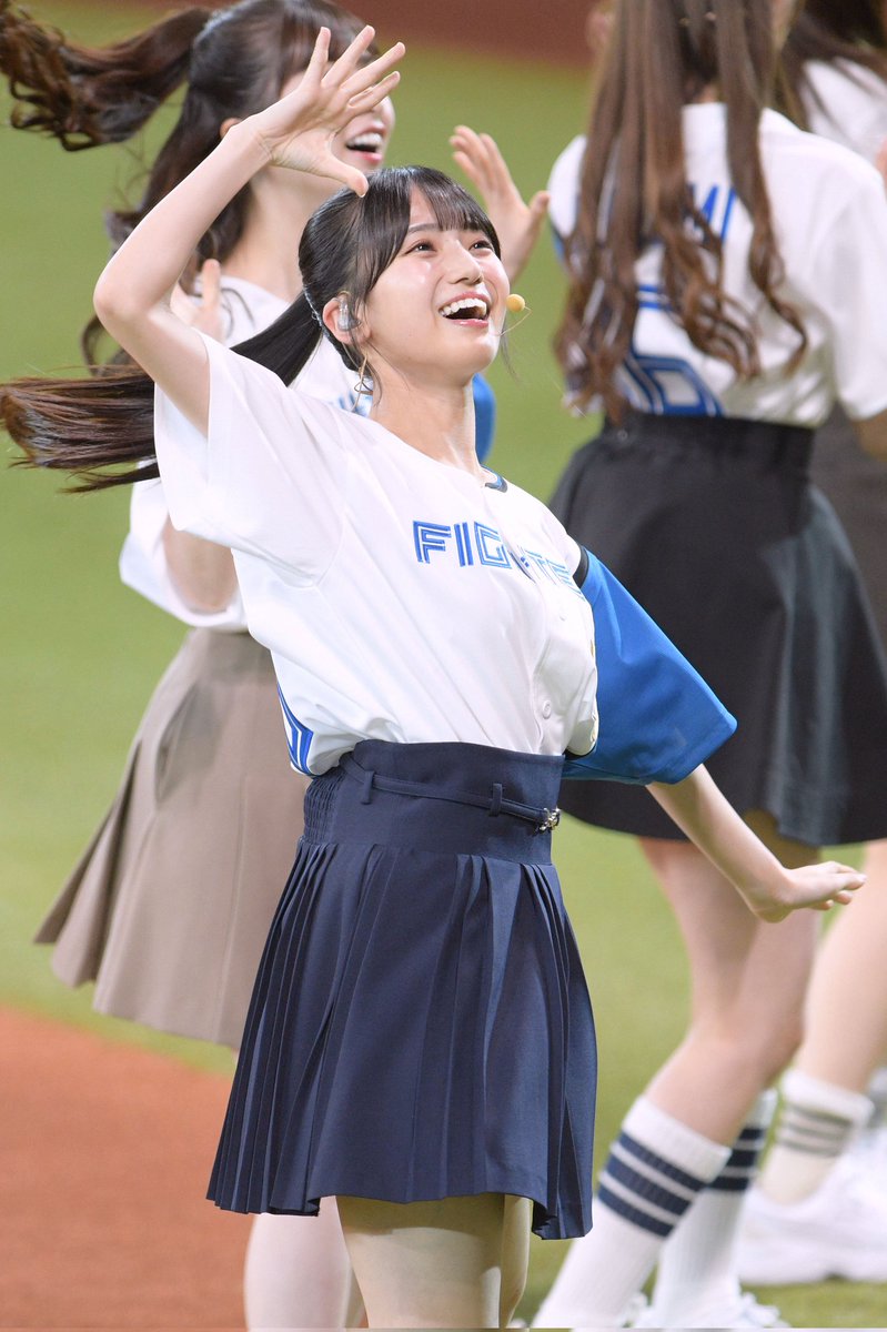 Karinsabusabu's tweet photo. 【乃木坂46にしかない強み4選】

①首の角度まで美しい
②視線の残し方が絶妙
③フォーメーション移動まで揃う
④曲の世界観を踊りで表現できる

ダンスが上手いだけじゃなくて、感情まで揃うのが #乃木坂46
私たちも想いや感情を歌にする活動をしています
作家さんが想いを歌にして、私たちが届ける🥹 https://t.co/K9LXqSVs4q