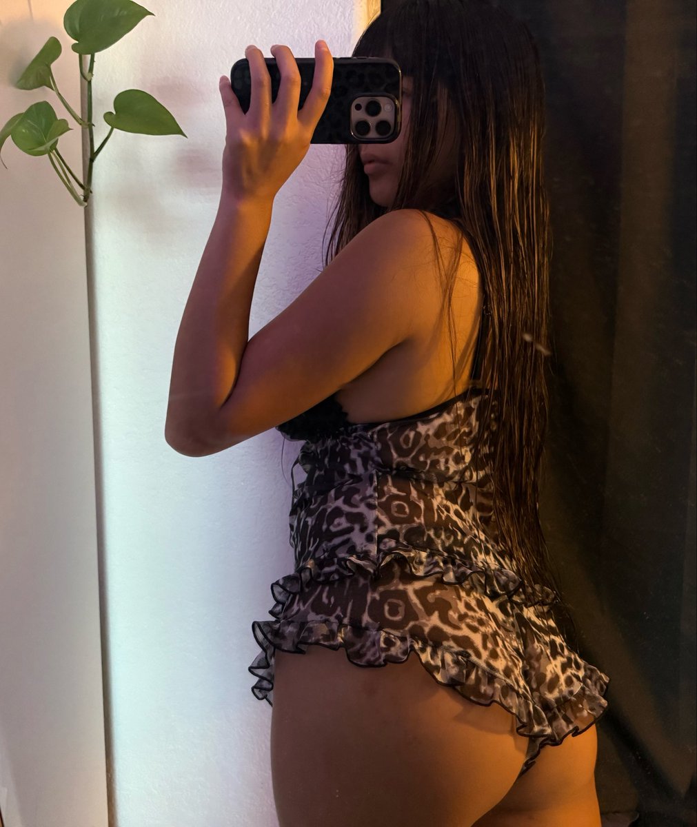 LunaKttyy's tweet photo. little booties matter too >~< https://t.co/rh1qI7YXPZ