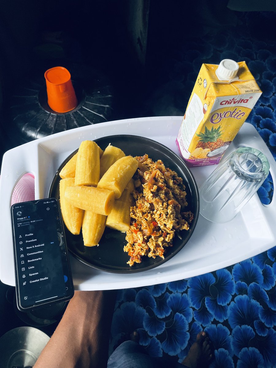 waggydey4you's tweet photo. I’m having boiled plantain with Egg Sauce and Juice for breakfast 🤭

Don’t care to join me??👀🌚 https://t.co/IuDWg3z2Bh
