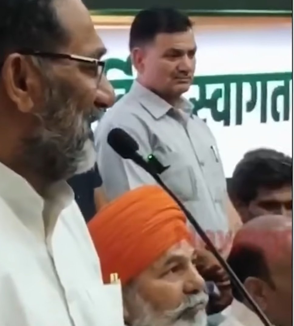 GodaraNeki's tweet photo. @rajkumarbhatisp चोरी खुल चुकी है, क्या सच में...?❓

तो फिर राजकुमारों के राजकुमार जी बताइए नां.....

तौरी पत्नी के कितने और पति हैं ❓❓
कितने P वाले हैं❓
कितने D वाले हैं❓
कितने A वाले हैं❓
क्या किसी अहीर की किस्मत भी खुली❓
किसी जाट के भी ठाठ हुए❓

फेरे-वेर भी हुए या छुपमछुपाई चलत है❓ https://t.co/vwh6NcASDr