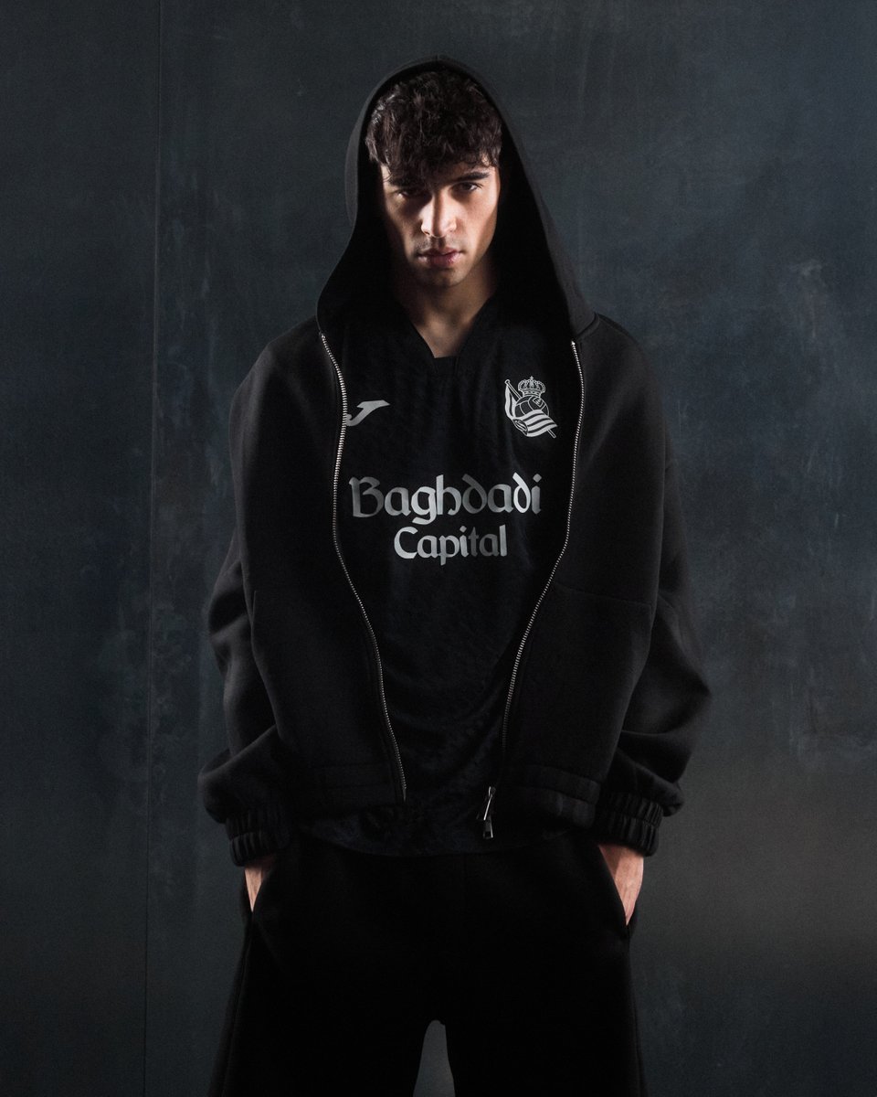 RealSociedad's tweet photo. ⚡️ Black energy!

🥰 ¿Te gusta la equipación?

#JomaFootball