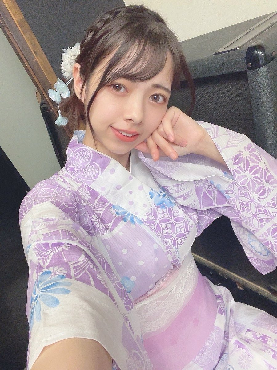 info_karaage's tweet photo. ◤￣￣￣￣￣￣￣￣￣￣￣￣￣￣￣◥     
　からあげと夏ライブ🍉 in 東京🗼
　　　　チケット発売開始‼
 ◣＿＿＿＿＿＿＿＿＿＿＿＿＿＿＿◢   

【開催】7月23日(木)
【OP/ST】19:20 / 19:35
【会場】MERRY-GO-ROUND（新宿御苑前）
【料金】￥1,000 (1D別) 📷
【詳細】https://t.co/iO8KnmZFmh https://t.co/2MAC7YcDGY