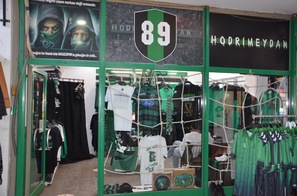 HM89Store's tweet photo. Belsa plaza 2.kat mağazamızda…….🟢⚫️ #kocaelispor #kocaeli #izmit https://t.co/jJED4XgBd7