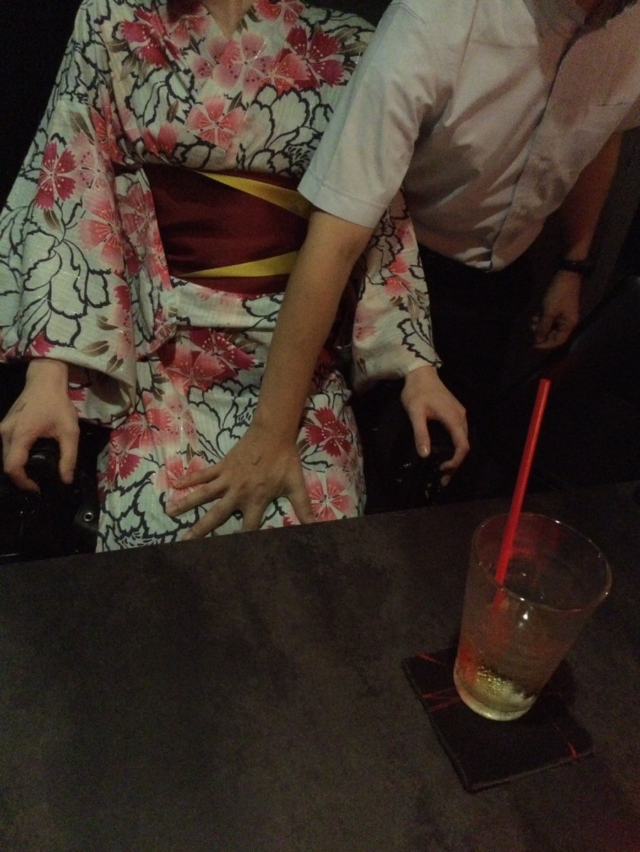Bar52762587's tweet photo. 七夕の夜、楽しみました。

浴衣女子は可愛い！

今夜は18:00からよりちゃんがお当番です。

ご来店お待ちしています！ https://t.co/k8MS2T4Ujj