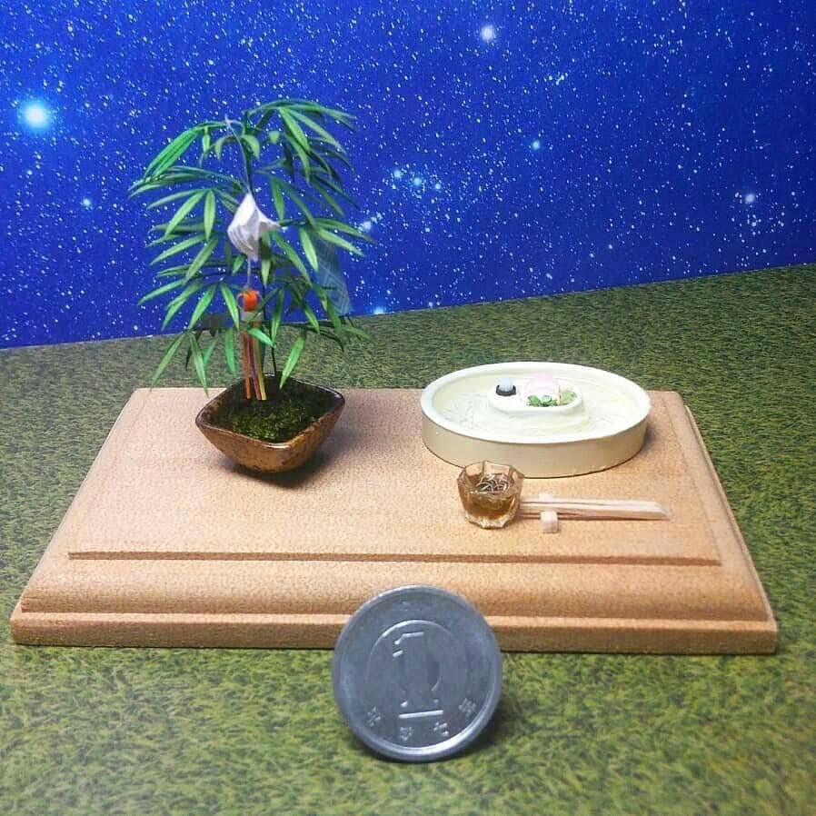 monazooo525's tweet photo. 七夕ミニチュア🎋笹飾りと流しソーメン器は過去作品です。３枚目の大きな七夕ゼリーは本物です⭐️ https://t.co/2sidNNDbi5