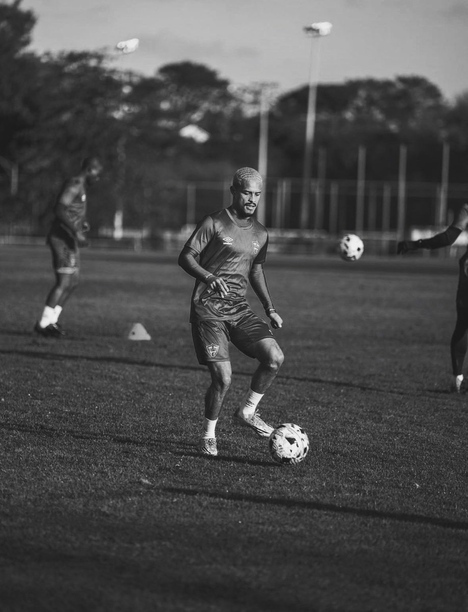 Stelliesofniks's tweet photo. We rewrite our story with @umbro 🍇 https://t.co/bwcPeS8YY6