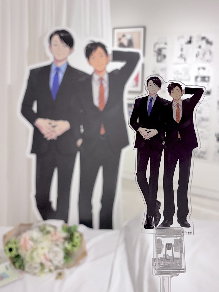 MiKooRiii's tweet photo. 超级喜欢的系列作品 今年也迎来了完结篇
不论剧作还是画面在我心中都是top的存在
喜欢阿賀老师写下的关于恋人之间彼此依存痛苦和甜蜜交织的故事
喜欢お吉川先生笔下的角色们 让他们具像化地、真切地展现着我们的面前
这个空间中 看着一幅幅熟悉场景的复制原画 真的非常感动幸福
#鬼と天国 
#鬼と天国展 https://t.co/HjbPR6Fptd
