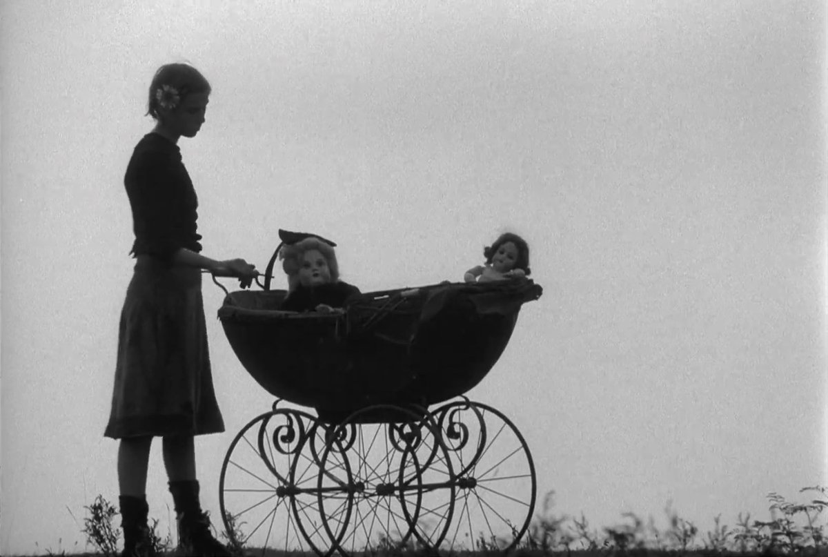Obscure Frames 🎞️ tweet media
