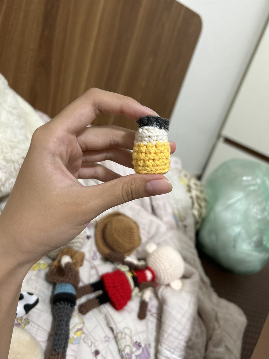 Yahcteibetteuga's tweet photo. Jarate crochet version #tf2 #tf2sniper #jarate https://t.co/4wAVrwtpqt