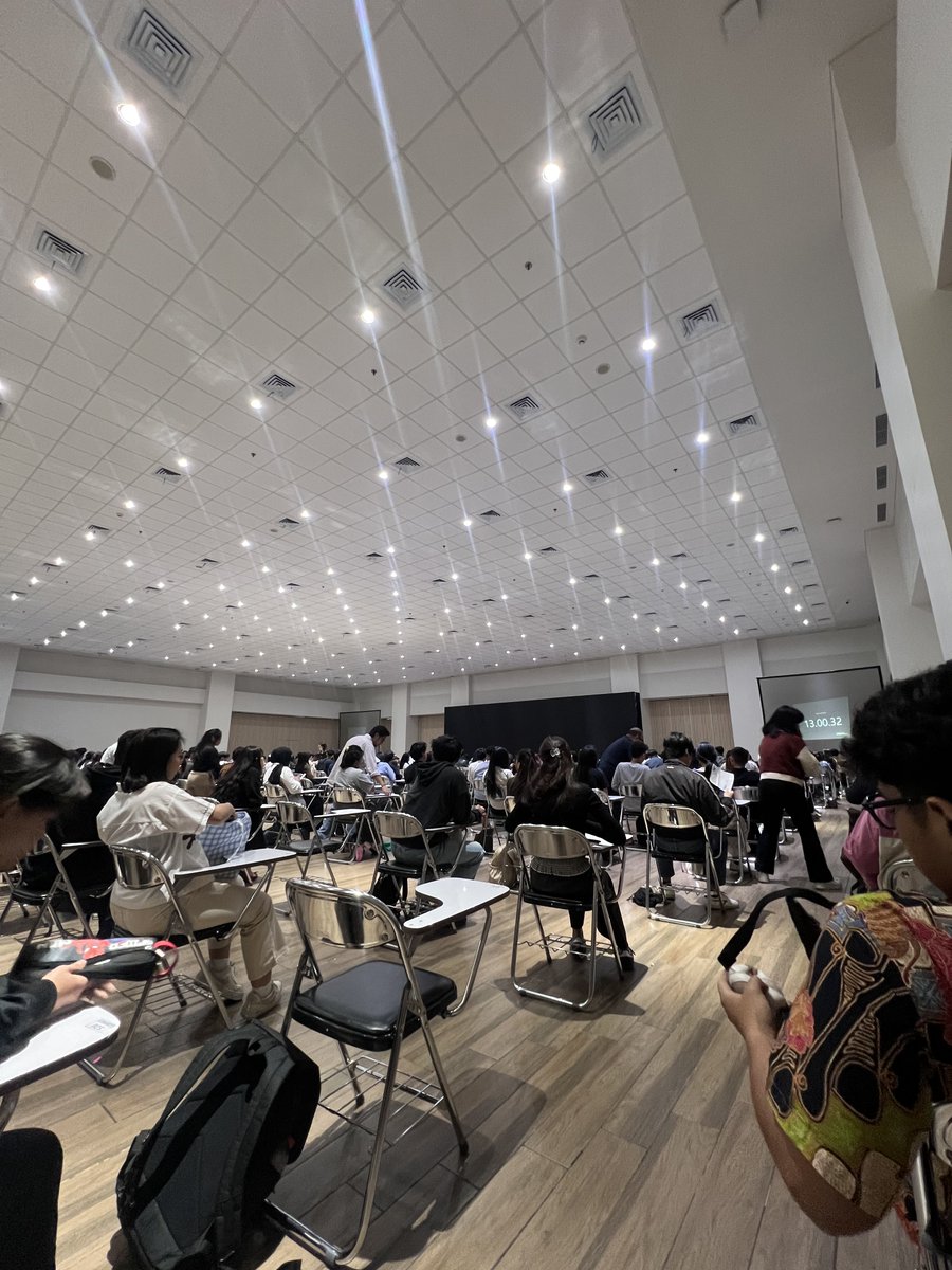 ostdyllic's tweet photo. ok cnb after uas https://t.co/tfh4F2hf9e