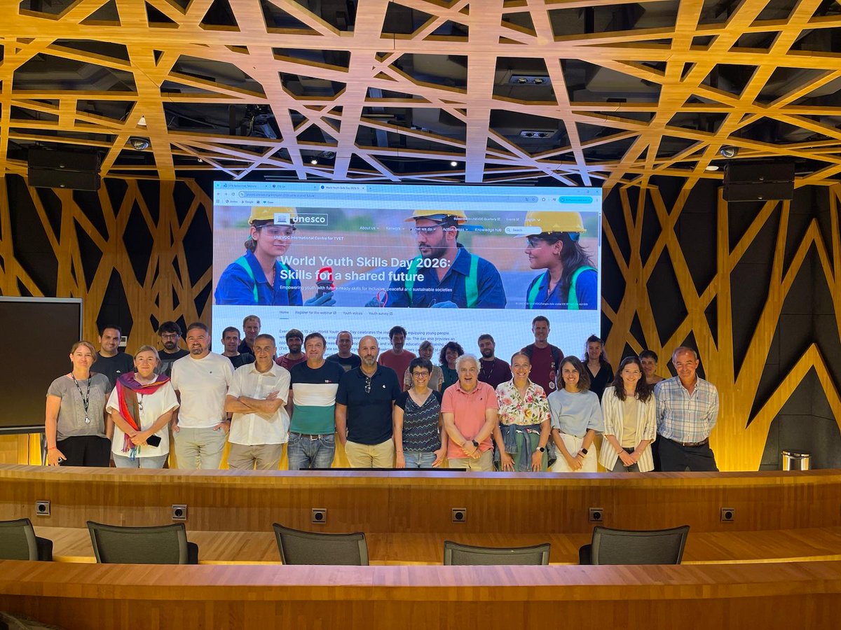 tknika's tweet photo. #WorldYouthSkillsDay ospatu dugu! 
Uztailaren 15ean udako oporretan egongo garenez, gaur gazteek enplegua lortzeko, ekiteko eta etorkizun jasangarriagoa eraikitzeko behar dituzten gaitasunak eta trebetasunak aitortu ditugu.

Gazteen gaitasunak indartzea etorkizuna eraikitzea da! https://t.co/PywAmag8J0