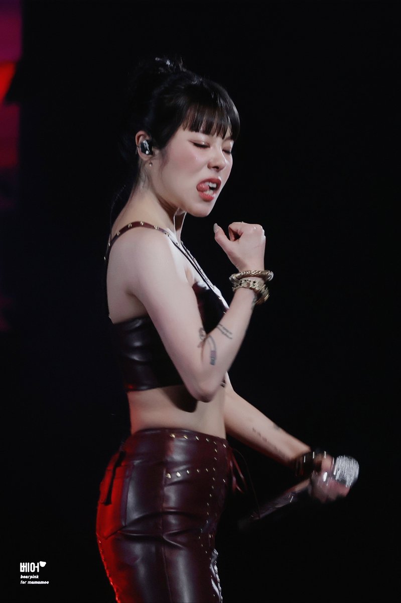 bearpink0619's tweet photo. 260705 MAMAMOO 2026 WORLD TOUR [4WARD] in Kaohsiung 
#마마무 #MAMAMOO #문별 #MOONBYUL #휘인 #WHEEIN 
❤️‍🔥❤️‍🔥 https://t.co/rRm3iJf3LC