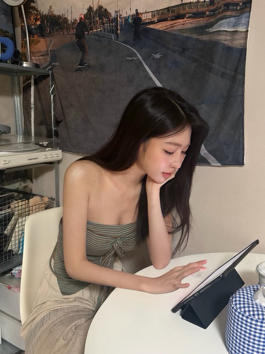 hyys_malkang's tweet photo. 260708 시현 인스타그램 https://t.co/bx819ZYjj6