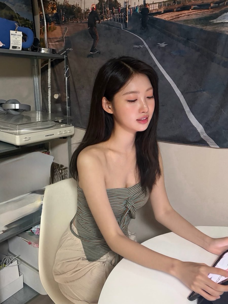 hyys_malkang's tweet photo. 260708 시현 인스타그램 https://t.co/bx819ZYjj6