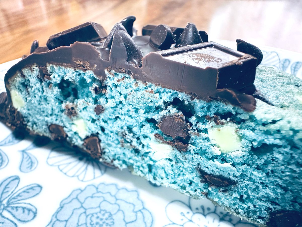 copicopiaki's tweet photo. GUILTY’S チョコミントクッキー
まさに後ろめたさを抱くサイズ感とカロリー🌱シェビーカラーとチョコのスタイリングが魅力のクッキーは、しっとりほろほろな優しい食感。ミントチョコなど二種のチョコで円やかな舌触りも楽しめる🍀
#GUILTYS #チョコミント https://t.co/QtUYc4q0q7