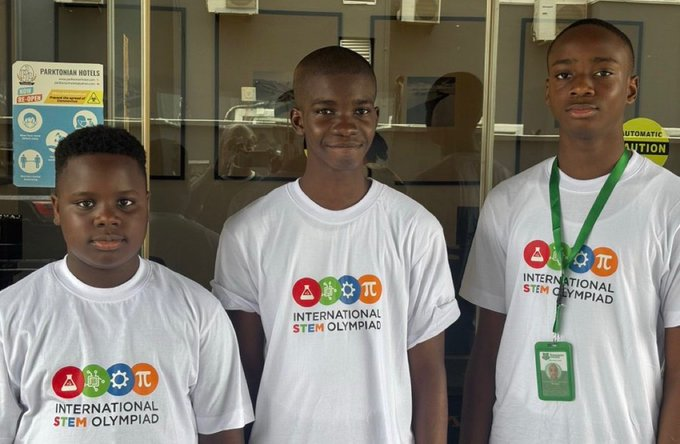 ParallelFacts's tweet photo. US-Based Hydrogen Expert Rewards Nigerian STEM Gold Medalists with ₦1m https://t.co/UtzR8dzBIm https://t.co/LB0xVAfc0q