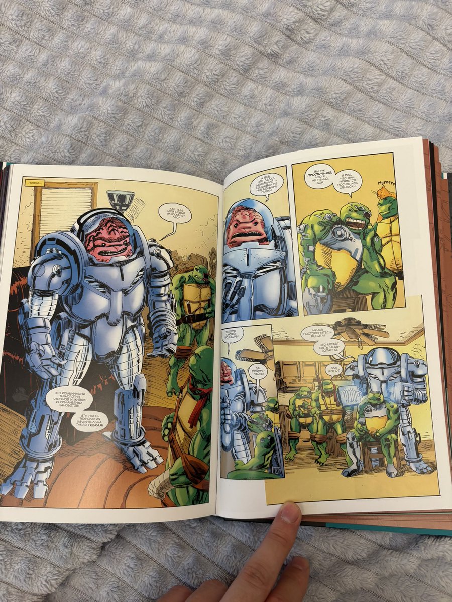 crawling__back's tweet photo. @radiodormouse Yes, of course. But I only have the official ending from IDW. https://t.co/CdIYWPwBkn