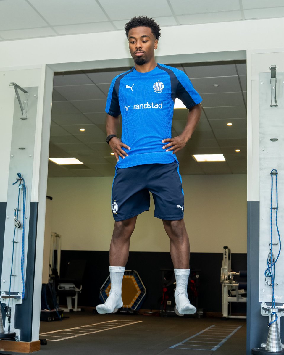footomnews's tweet photo. Training Test de Pré-Saison
Angel Gomes 🏴󠁧󠁢󠁥󠁮󠁧󠁿 
#TeamOM #AngelGomes https://t.co/hH3ss3FTs5