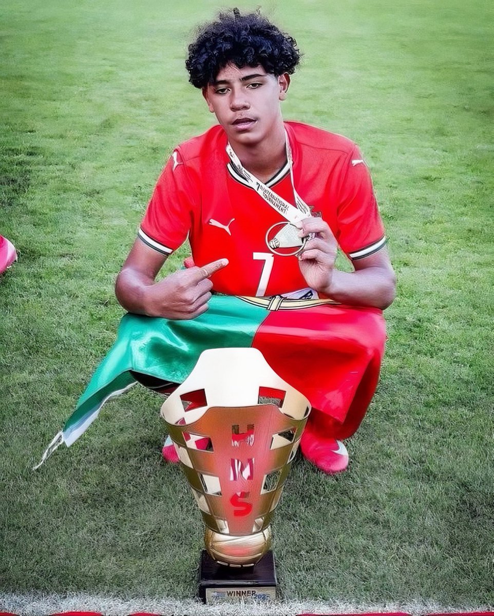 UtdKlay's tweet photo. 🚨Countries that Cristiano Ronaldo Junior can Play for in 2030 FIFA World Cup according to his strong bloodline.

- 🇵🇹 Portugal — Father
- 🇺🇸 USA — Birthplace  
- 🇪🇸 Spain — Residency…. love https://t.co/5KeQrhr8J9