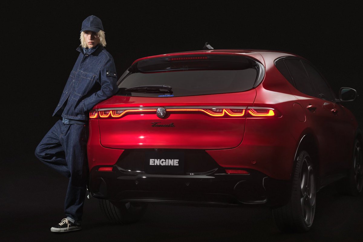 AlfaRomeo_JP's tweet photo. 【ENGINE × ALFA ROMEO】
アルファ ロメオ TONALEとストーンアイランド。
イタリアを代表する2つのブランドが出会い、それぞれの美学が響き合う。
その世界観を、ENGINEでご覧ください。
記事はプロフィールのリンクから。
https://t.co/RPH30TTydo
#AlfaRomeo #アルファロメオ
#ENGINE_mag #ENGINE_Web #engine