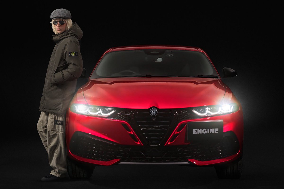 AlfaRomeo_JP's tweet photo. 【ENGINE × ALFA ROMEO】
アルファ ロメオ TONALEとストーンアイランド。
イタリアを代表する2つのブランドが出会い、それぞれの美学が響き合う。
その世界観を、ENGINEでご覧ください。
記事はプロフィールのリンクから。
https://t.co/RPH30TTydo
#AlfaRomeo #アルファロメオ
#ENGINE_mag #ENGINE_Web #engine
