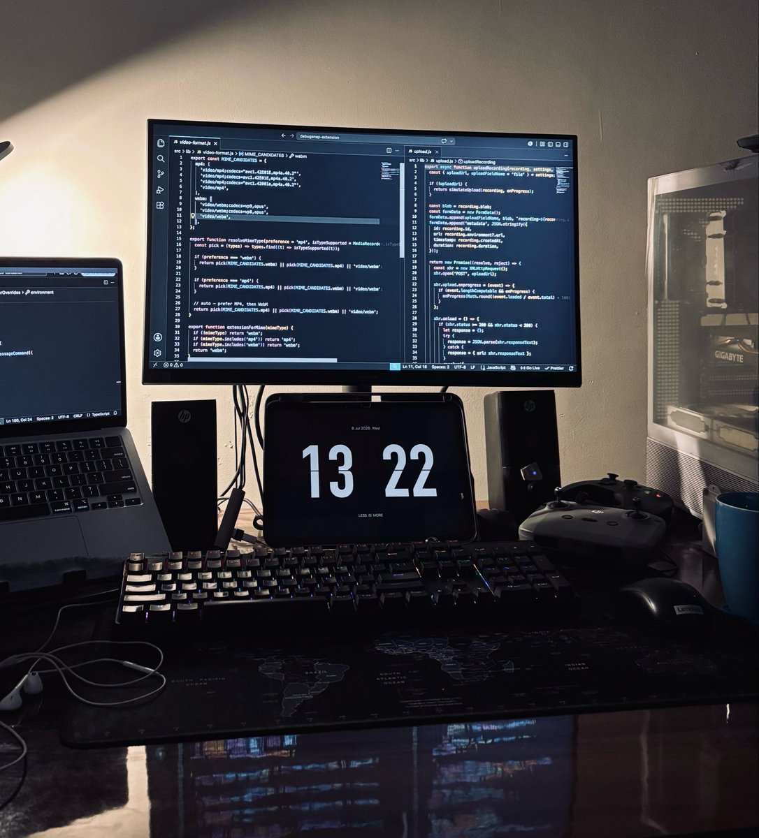 kaustub5647's tweet photo. Building a free screen recording Chrome extension 🎥

Record your active tab or whole screen with system audio + microphone input.

Multiple encoding options. Multiple resolutions. No user signups. No long onboarding. No data collection.

Just open, record, export.
#buildinginpublic #chrome