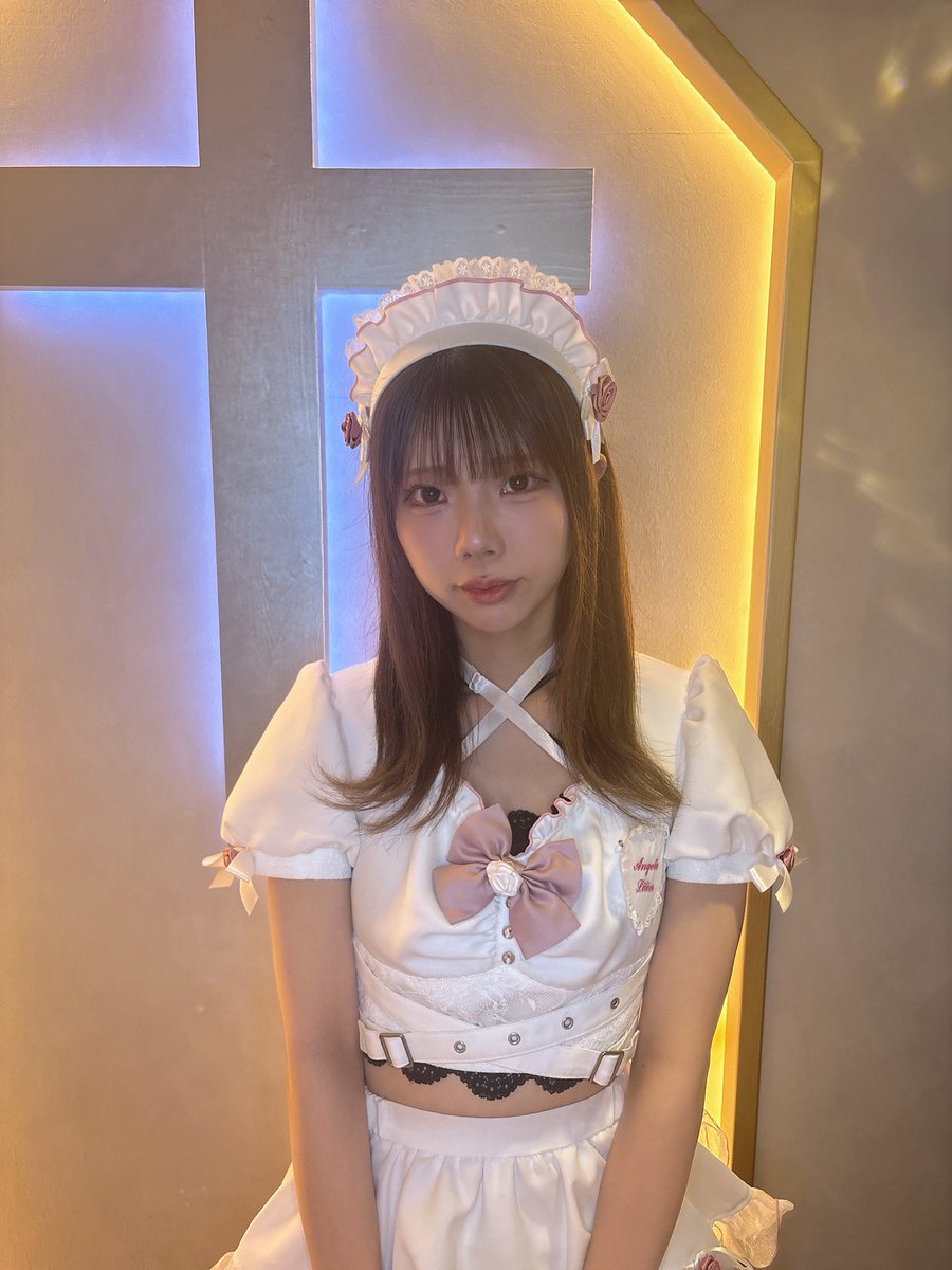 AngelicLilim's tweet photo. 天空の教会⛪️OPENしました🪽

本日ご新規様初回半額✨

🩷ひめ　@agl_hime 
💙じゃすみん@agl_Jasmine 
💙みじゅ @agl_miju___ 
🩶ゆい　@agl_yui 

素敵な子羊様の召喚お待ちしております🐑✨
 #コンカフェ　#秋葉原コンカフェ https://t.co/iXHQN7Av20