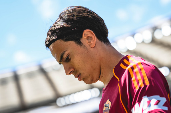 LAROMA24's tweet photo. 🟡🔴#Dybala: "Sono arrivato a Roma grazie a Mourinho, è un genio. La finale di Budapest un dolore ancora forte" (VIDEO) 

➡️https://t.co/9XOyltgFo1

#AsRoma https://t.co/UulTugKCwc