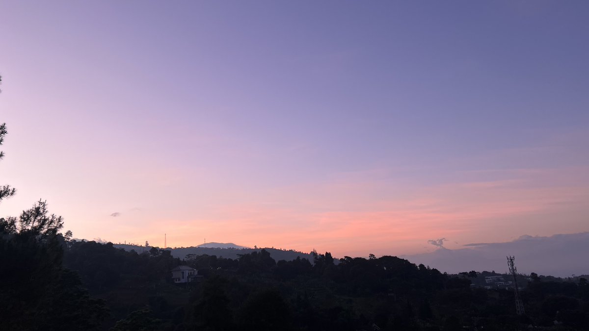 ostdyllic's tweet photo. selamat malam dan selamat pagi https://t.co/rKUhb3RgbY