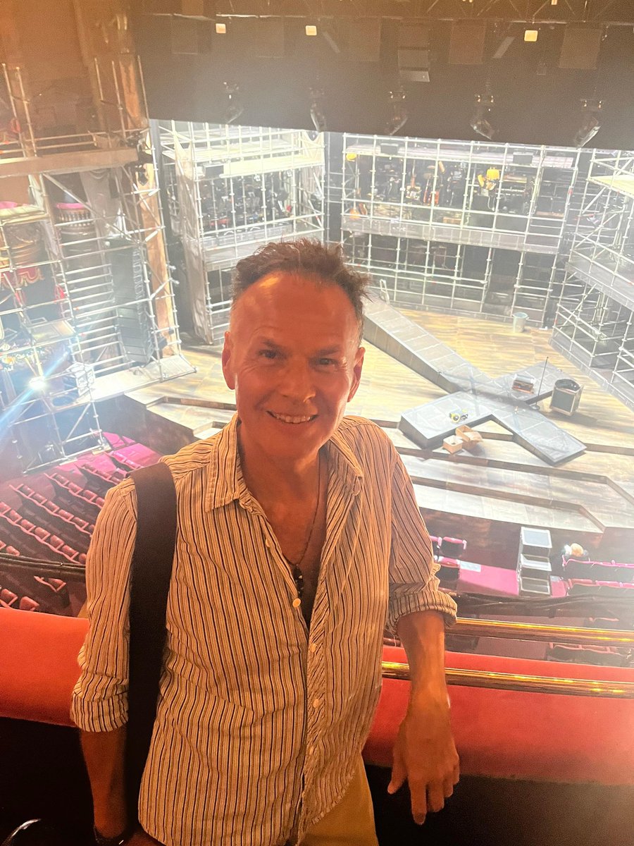 ManGrandCircle's tweet photo. Steamy times in the Grand Circle @LondonPalladium on opening night of Jesus Christ Superstar. Sam Ryder is miraculous, the choreography stunning #JesusChristSuperstar #SamRyder https://t.co/JvptFM5nTF