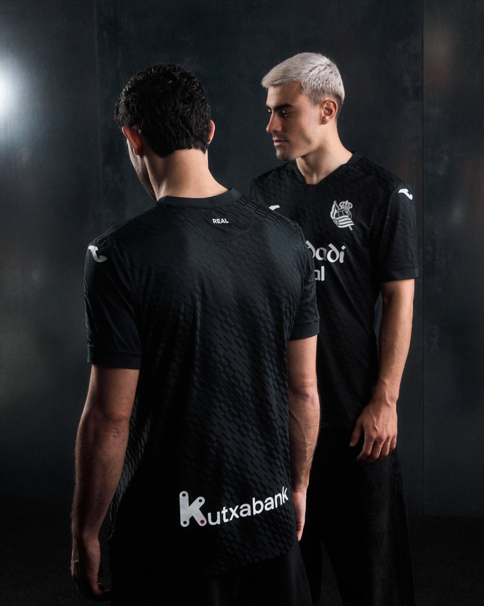RealSociedad's tweet photo. 🥰 Nuestra segunda piel.

#JomaFootball