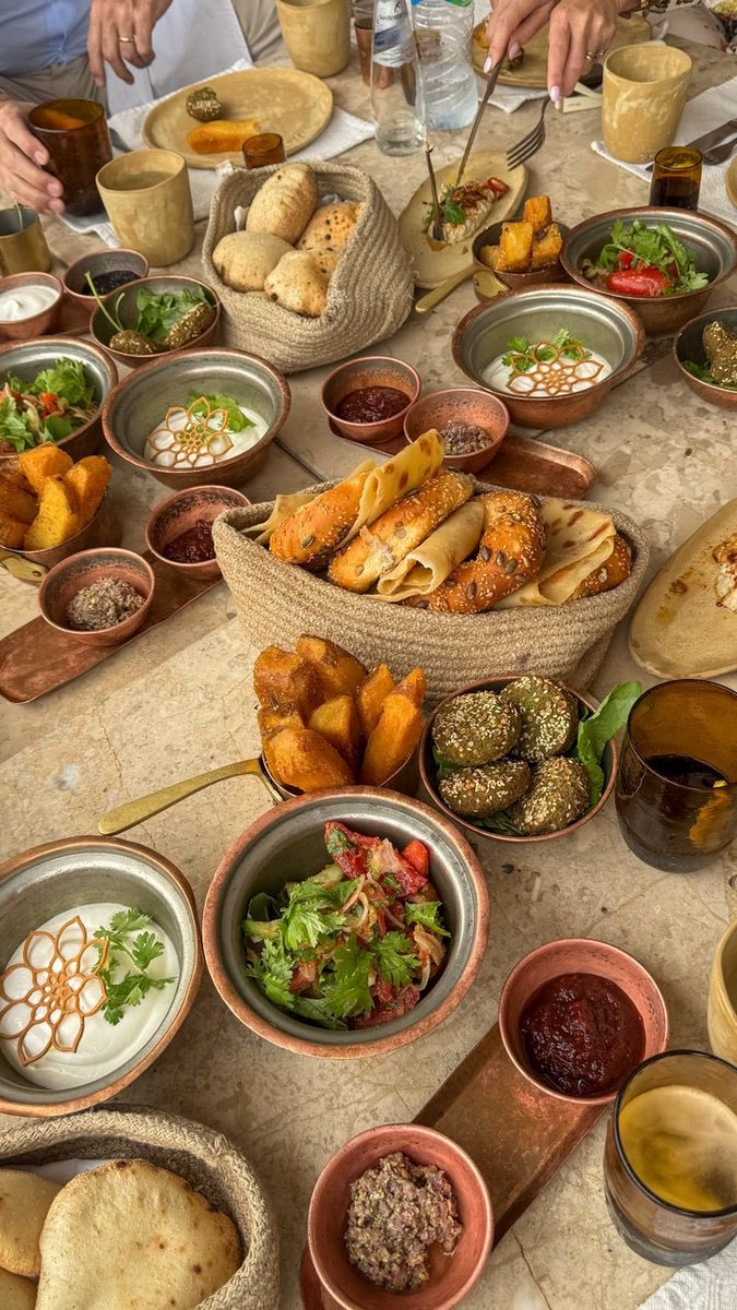 lulusfoodpolls's tweet photo. Feel free to respond by replying or qrt’ing!
This thread was inspired by @fawnteas questions thread 🩷

1. If you could only eat one cuisine for the rest of your life, which one would it be and why? https://t.co/TJLqAiDgHz