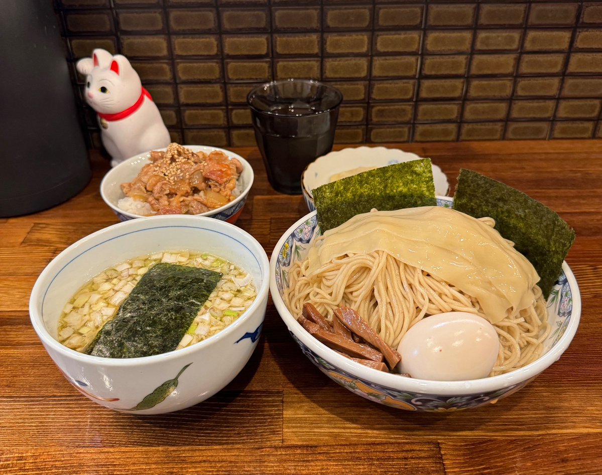 ABc43098508's tweet photo. もちもち雲呑味玉つけそば at 奈つやの中華そば

台湾風焼肉飯

冷やし中華REDも気になりましたが、辛さにヒヨったので久しぶりのつけそばを。

お腹も心も大満足な一杯で、完飲完食で最後まで美味しくいただきました(^^) https://t.co/4Wu86hVn95