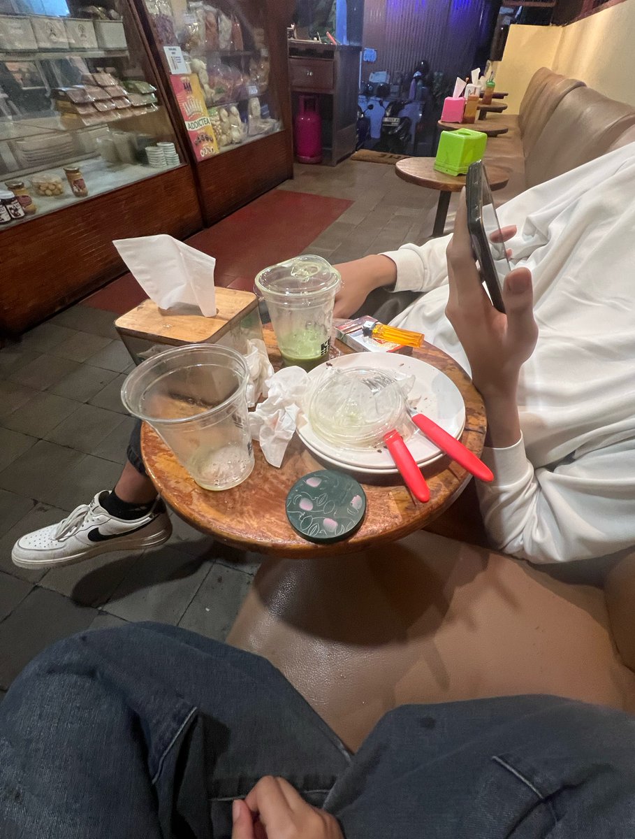 ostdyllic's tweet photo. 📍Gempol
top tier combo roti bakar gempol keju kacang coklat dan kusuma matcha (aku sih yes) https://t.co/XwJAmvg31R