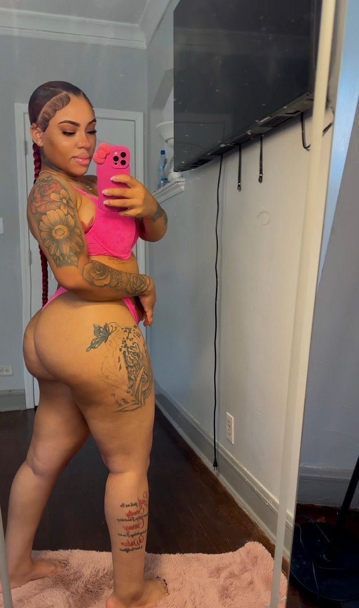 Emilyleah25's tweet photo. Who's up and tryna links? #NYC #NewYork #USA  #Brooklyn #Manhattan #SoHo #CentralPark #WallStreet #Outside #DMMe #LinkUp #Tonight

Link in my bio 🔞 https://t.co/QshN87Fd0a