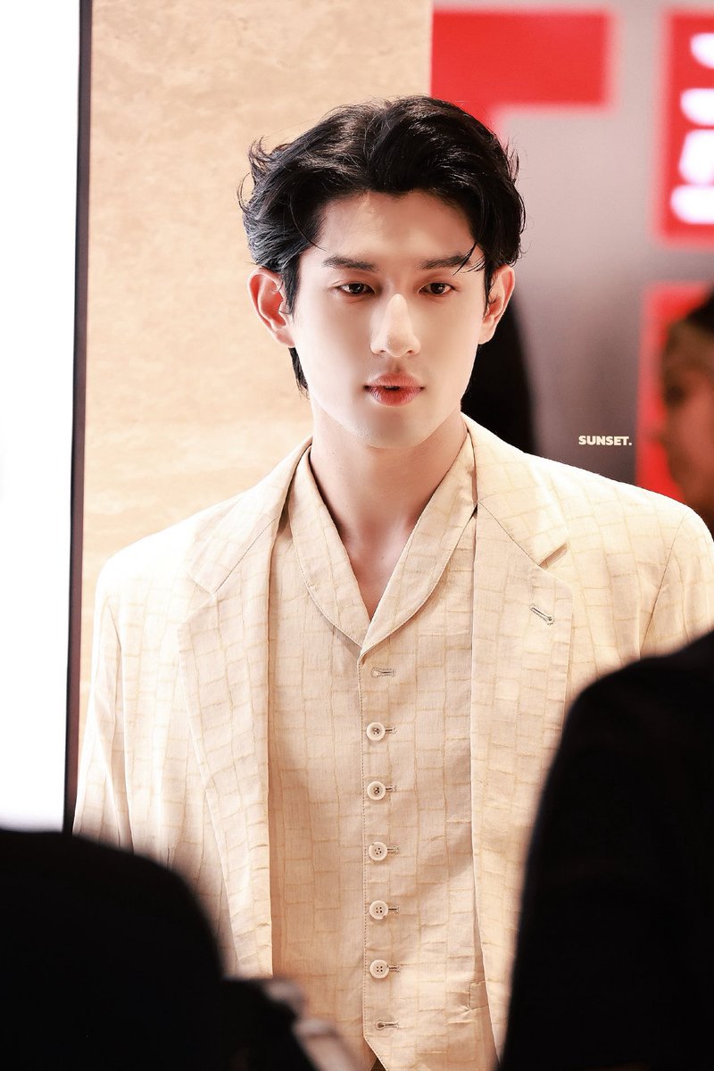AyLioCamFC's tweet photo. how can we handle this man ?

#AydenSngXArmaniBeauty
#AydenSng
#ArmaniBeauty https://t.co/Ou6GThRebX