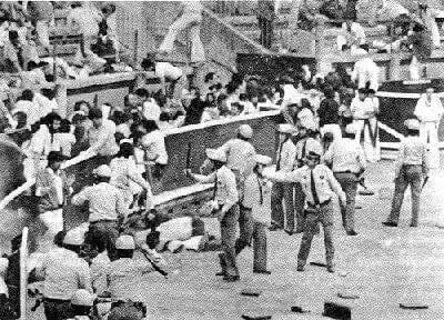 Errazkin's tweet photo. Hace hoy 48 años, la Policía irrumpió a sangre y fuego en la plaza de toros de Iruña y mató a Germán Rodríguez. Se hicieron 7.000 disparos de material antidisturbios y 130 disparos de bala. https://t.co/qHa7yAqfmE