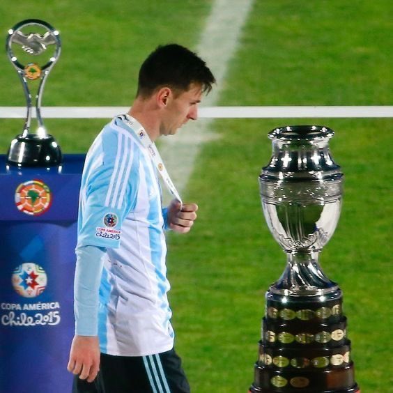 Tobs_fc's tweet photo. Argentina wasn’t a racist country until they won the World Cup in 2022. 

Messi was an international failure then he suddenly became FIFA’s princess. 

International trophies was the yardstick until Messi won more than Ronaldo now it doesn’t matter. https://t.co/ypMQr1TseR