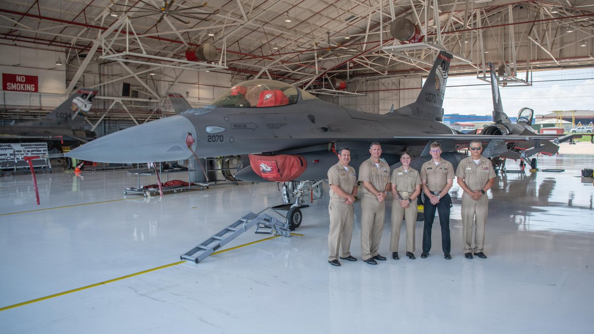 OKGuard's tweet photo. Leadership and partnerships build readiness.

The @138thfw recently welcomed Air National Guard Command Chief Josh Moore and the USS Oklahoma (SSN 802) Commissioning Committee, strengthening partnerships with the joint force. https://t.co/FcTDxwQXQk