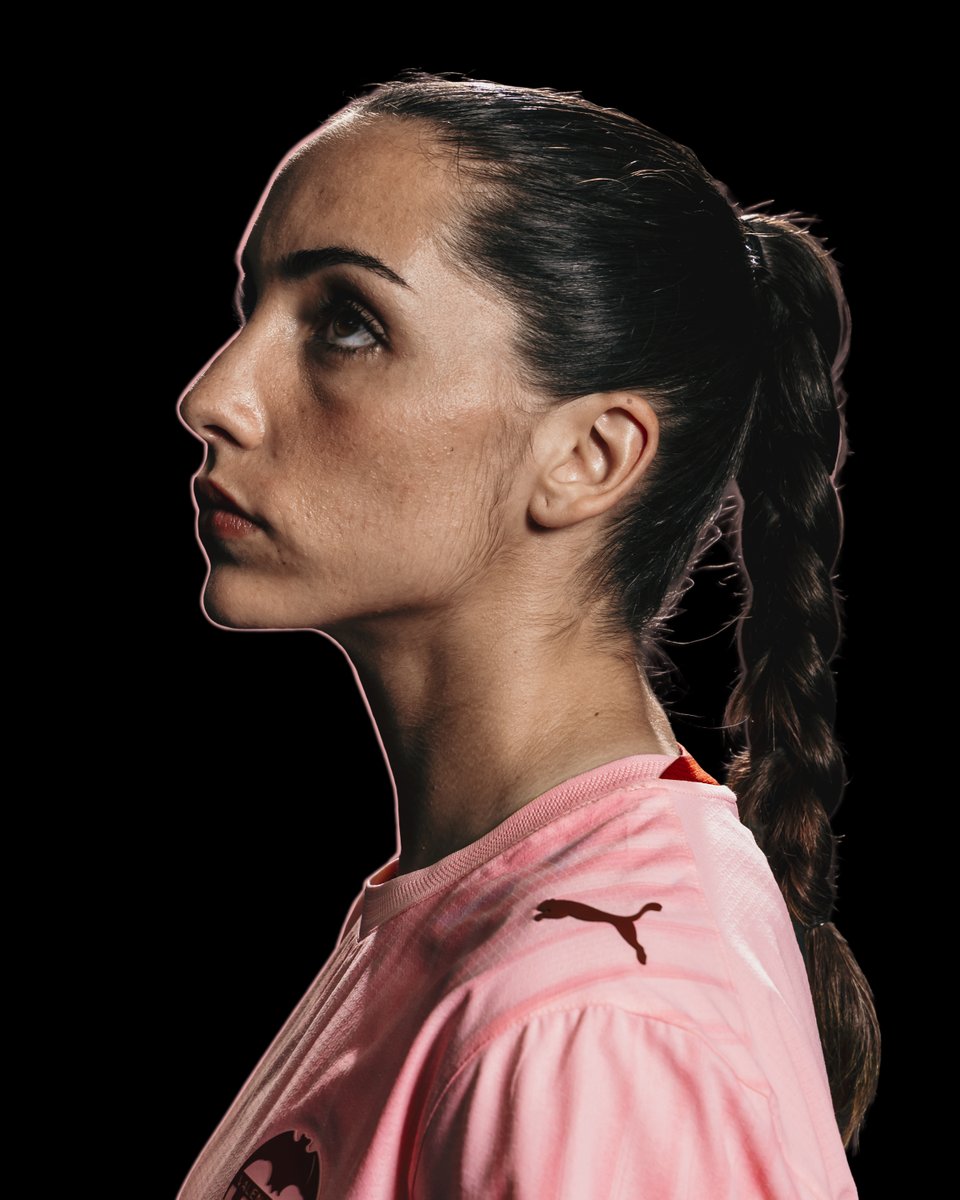 valenciacf_en's tweet photo. 🌸 Our own style for every occasion.